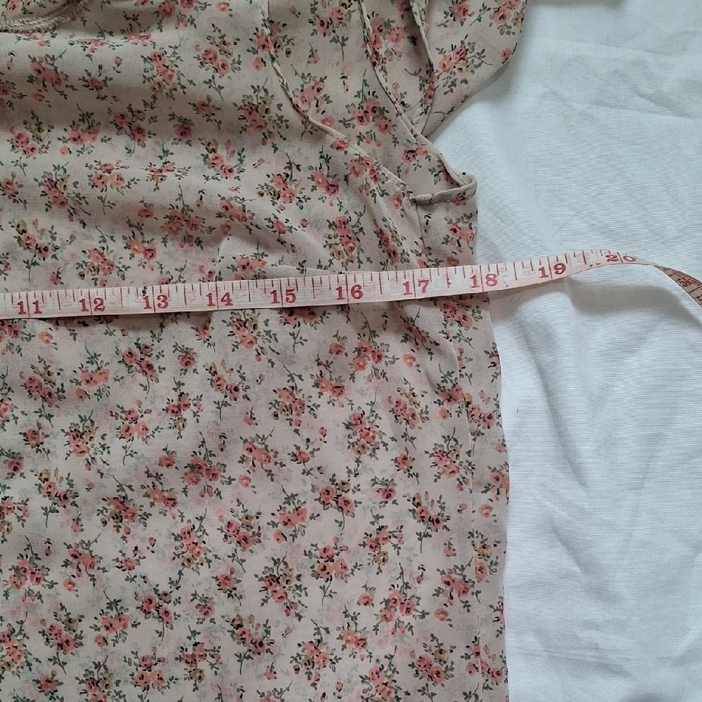 Soprano Cream and Pink Floral Blouse Size M - Picture 7 of 9